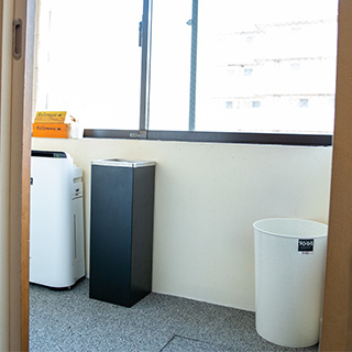 完全分煙の喫煙スペース